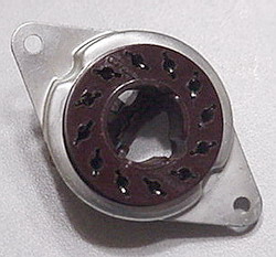 Ediswan B12E 12+1 Keyed Socket