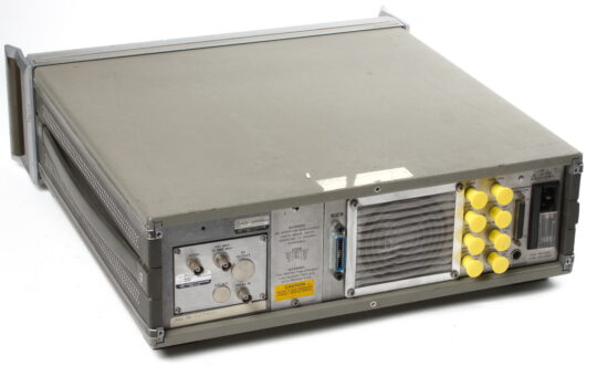 HP 8350B Sweep Oscillator with HP 83522A RF Plug-in