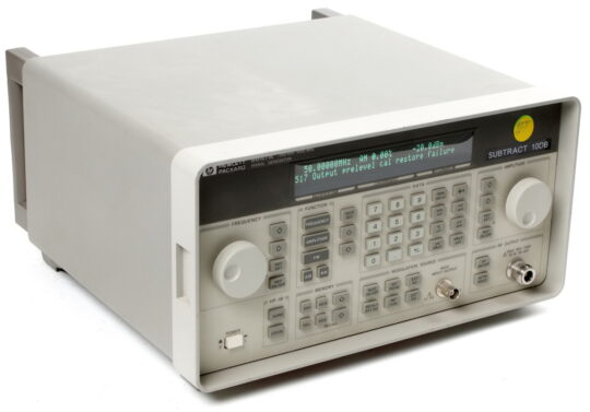 HP 8647A RF Synthesized Signal Generator 250 kHz – 1000 MHz