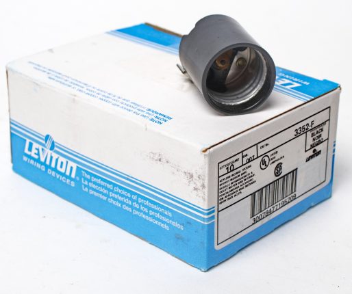 Leviton 3352-F Lamp Socket 250V 660W
