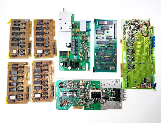 25 Assorted HP Modules/Circuit Boards