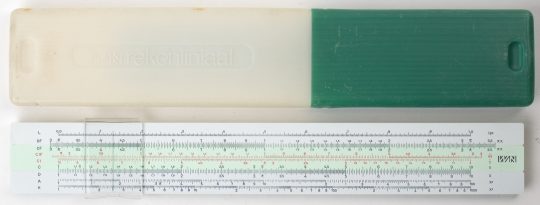 Wolters-Noordhoff No. FJ 102 Rekenliniaal Full Size Slide Rule (Rule is mint, case has some wear)
