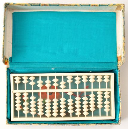 Boxed 5″ 13 Rod Abacus w/Decorative Backing